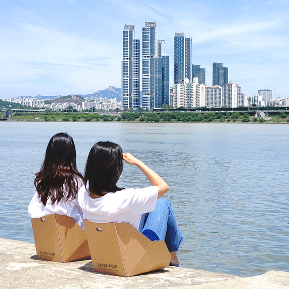 휴대용 종이의자 메가토트 2개  등받이 접이식 피크닉 세트 골판지 그라운드체어 : 페이퍼팝