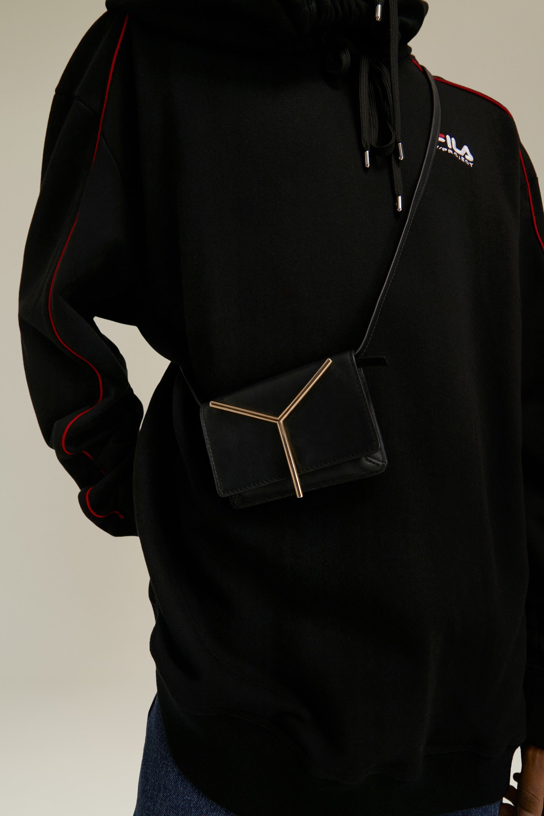 Y PROJECT Mini Wallet Bag - Black - 와이 프로젝트 미니 월렛 백 - 블랙 : 런던브로