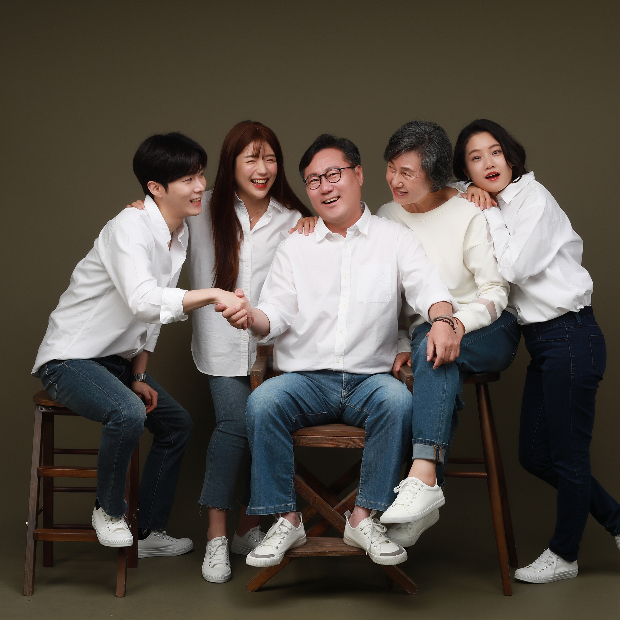 마석 칠순 가족사진 촬영 스튜디오 : 추억사진관