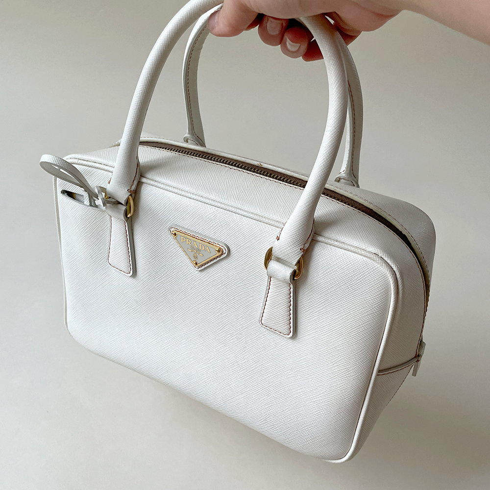PRADA 프라다 화이트 스퀘어 토트백 : re-wind 빈티지샵