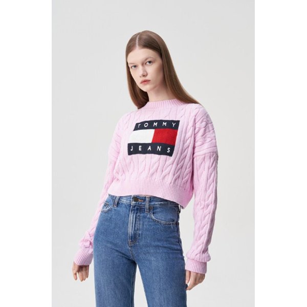 [갤러리아] 타미진-[여]루즈핏 플래그 케이블 스웨터(T32C7KTO34TWT1TOB)(한화솔루션㈜ 갤러리아 센터시티) : 갤러리아백화점