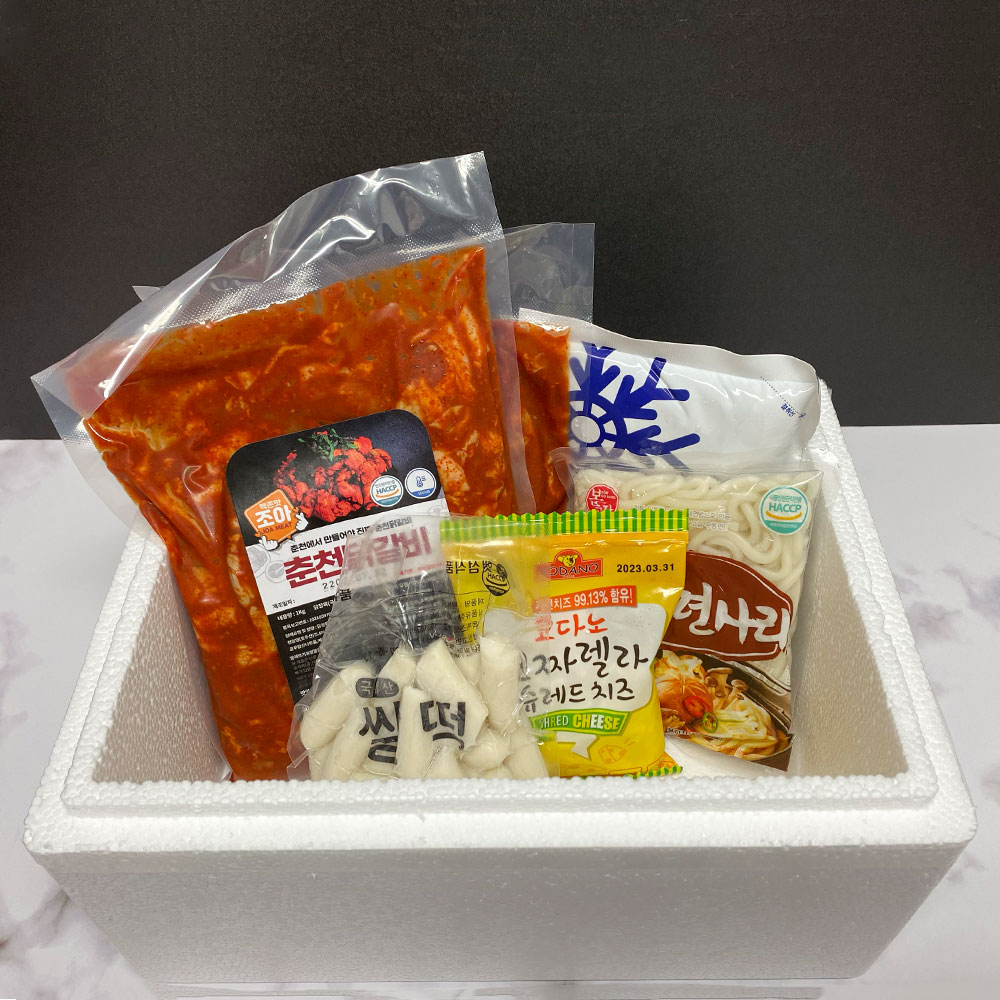 [라이브전용/다미조아푸드] 조아 춘천닭갈비 선물세트 (닭갈비 1kg 1팩, 500g 2팩, 치즈 1봉, 우동사리 1봉, 떡 1봉) : 다미에프앤비