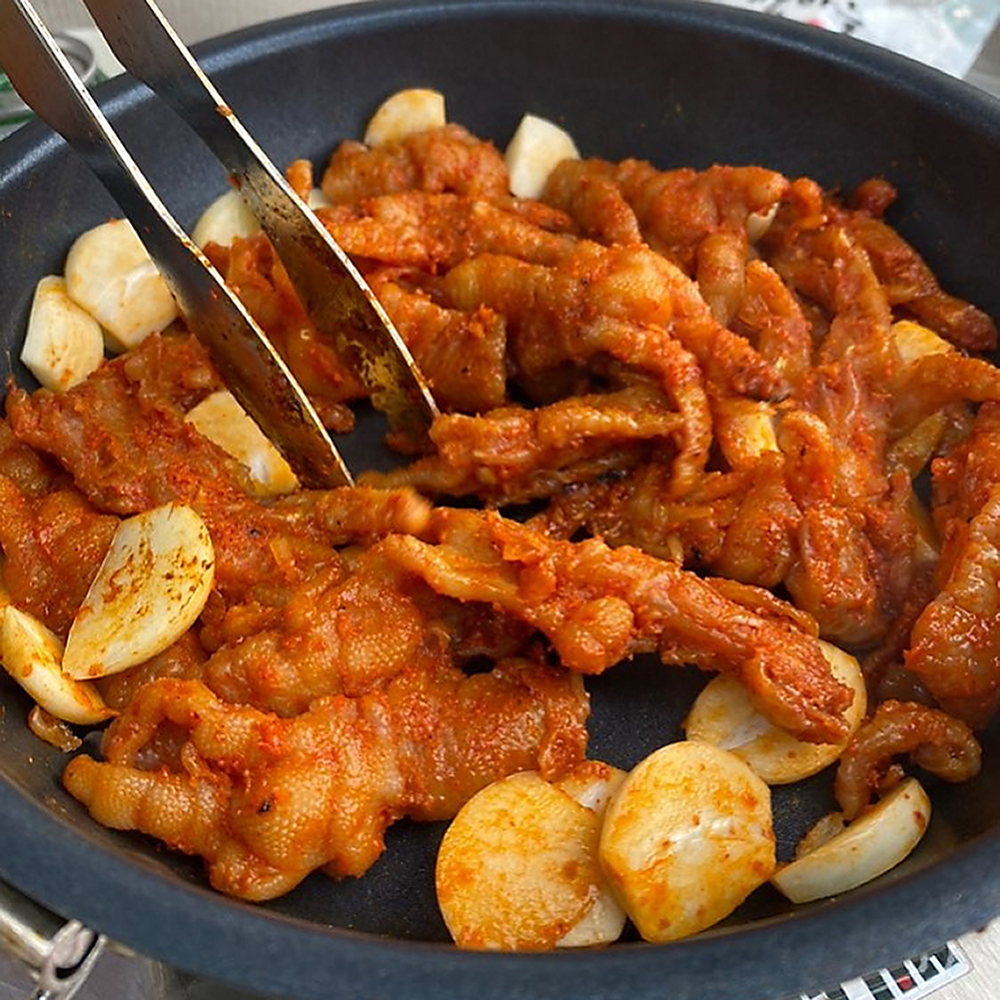 춘천 닭갈비 1kg 3-4인분 순한맛 매운맛 숯불구이 캠핑음식 : 좋.은.사.람.들