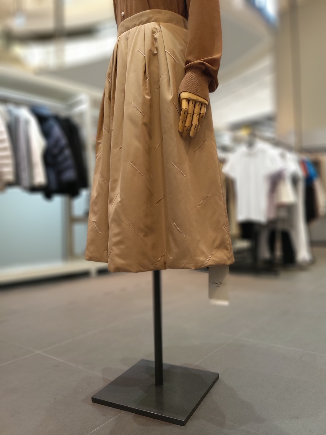 셀렙샵 에디션 22FW 패딩 플레어 스커트(80105448) : 현대디큐브 스타일온에어