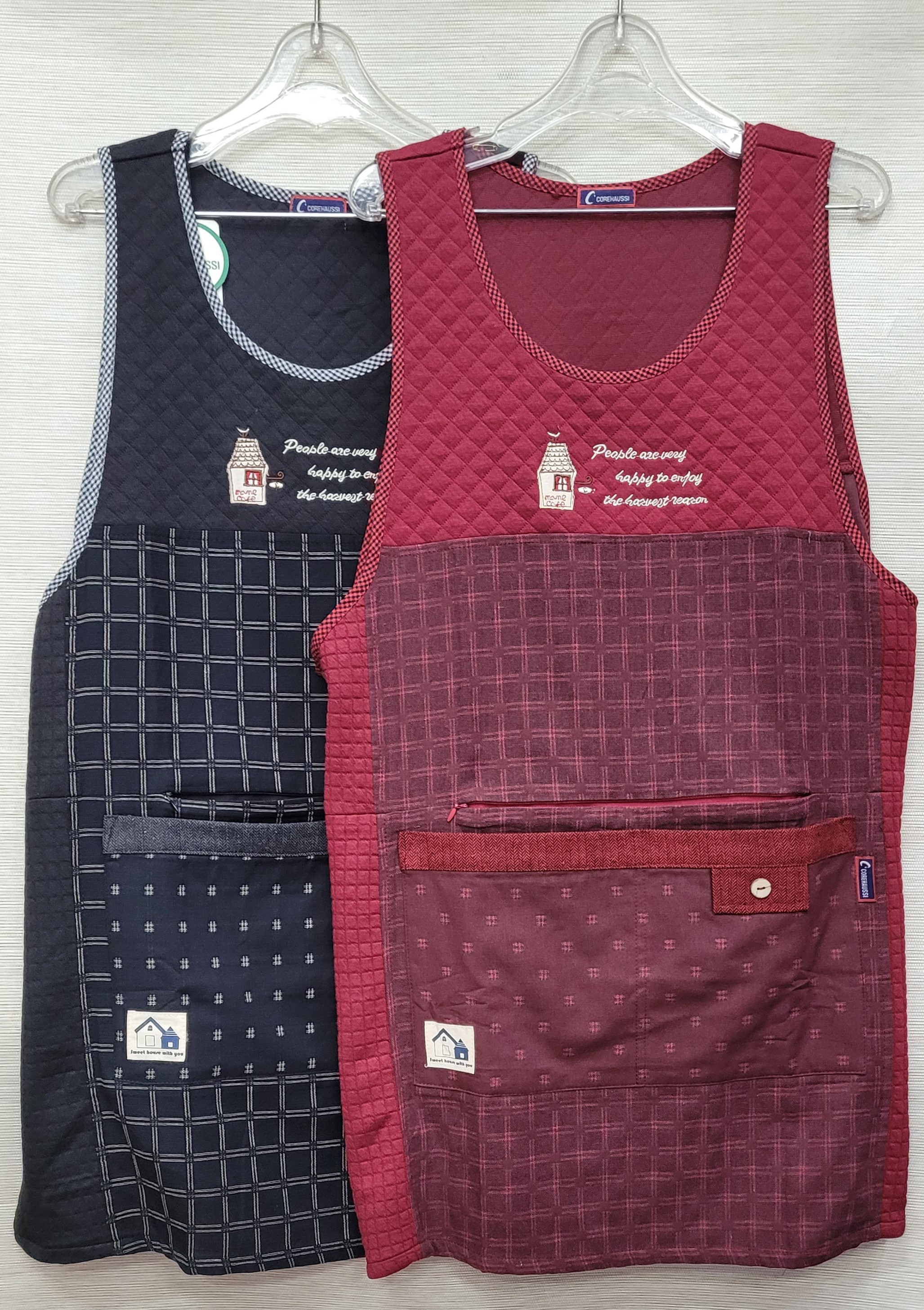 찬바람이 솔솔부는 간절기 지금 딱 입기 딱좋은 기모 패딩 지퍼주머니 하우스체크앞치마 : 잉꼬혼수방