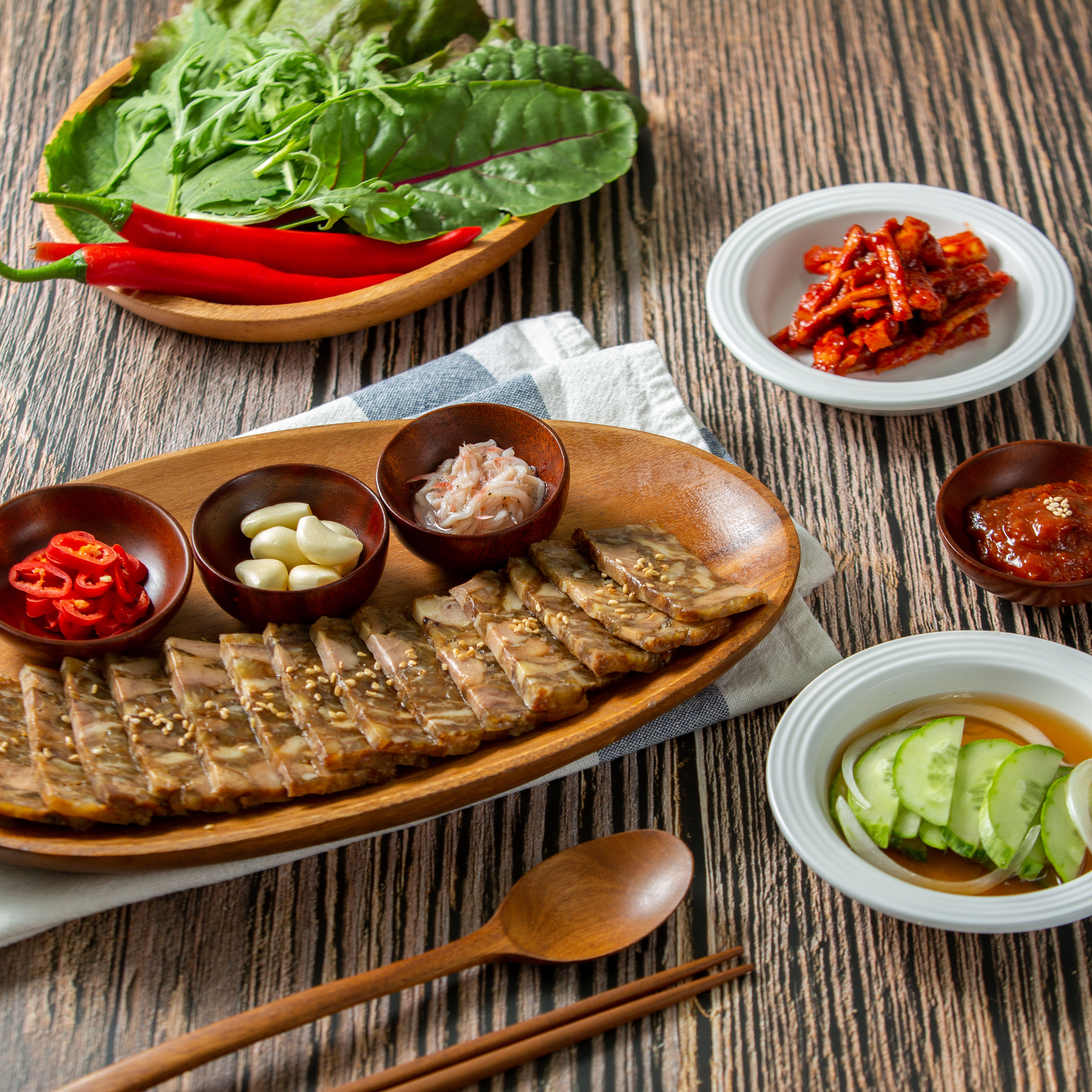 [주문폭주] 삼대가 족발편육 돈젤라 국내산 240g 2팩 (+새우젓증정) : 삼대가족발