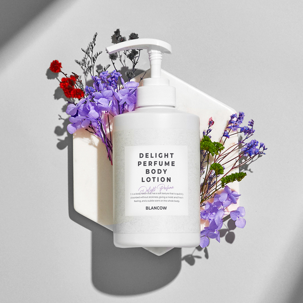 블랑카우 딜라이트 퍼퓸 바디 로션 500ml + 500ml 매일 산뜻하게 오감을 채워주는 향기 나만의 바디 테라피 : 블랑카우