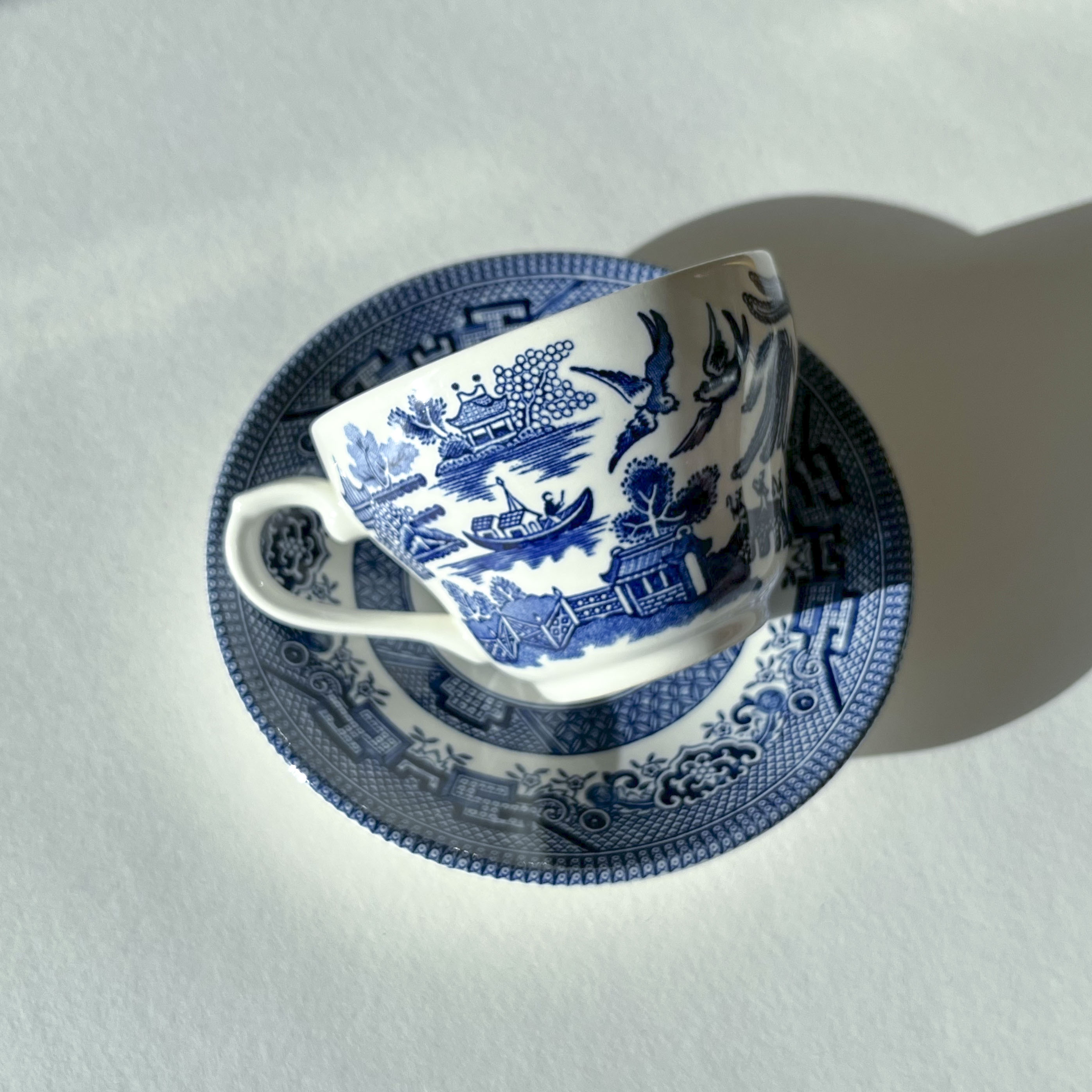[빈티지찻잔] Churchill Blue Willow Teacup & Saucer 처칠 잉글랜드 블루 윌로우 컵앤소서 커피잔 : 그랜마캐비넷