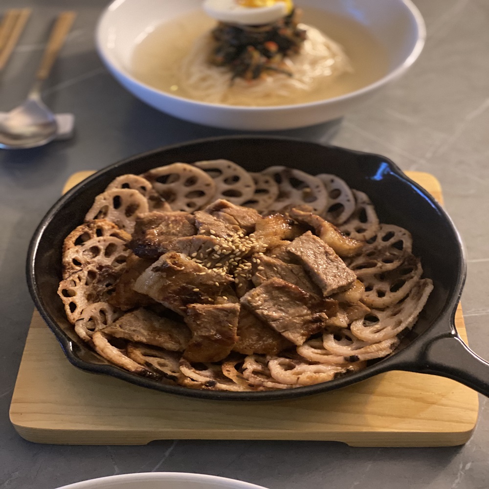 수제 돼지갈비 맛 양념 돈구이 800g 왕구이 양념목살 숯불 칼집 : 빈앤쿡스