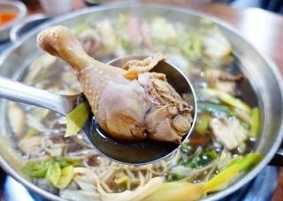 벌떡탕 닭한마리 샤브샤브 닭칼국수 밀키트 : 만분닭한마리.벌떡탕