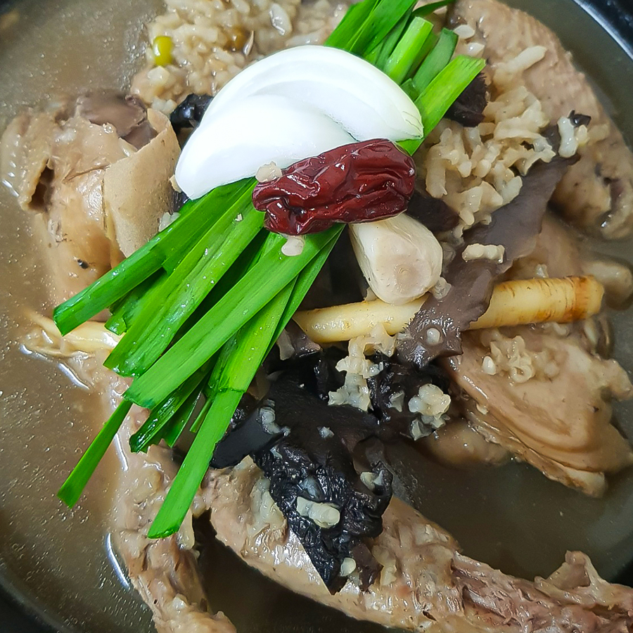 명품 한방 능이삼계탕 건강식 닭백숙 1.2kg x 2팩 : 이레맛담