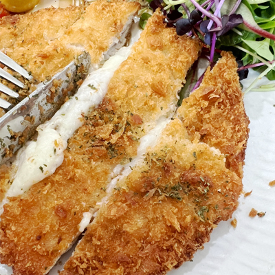 미식가야 한돈 수제돈까스 (200G X 5개)  폭탄 치즈돈까스(200G X5개) / 통 등심 치즈 듬뿍 돈까스 냉동 / 업소용 가정용 : 행운유통몰