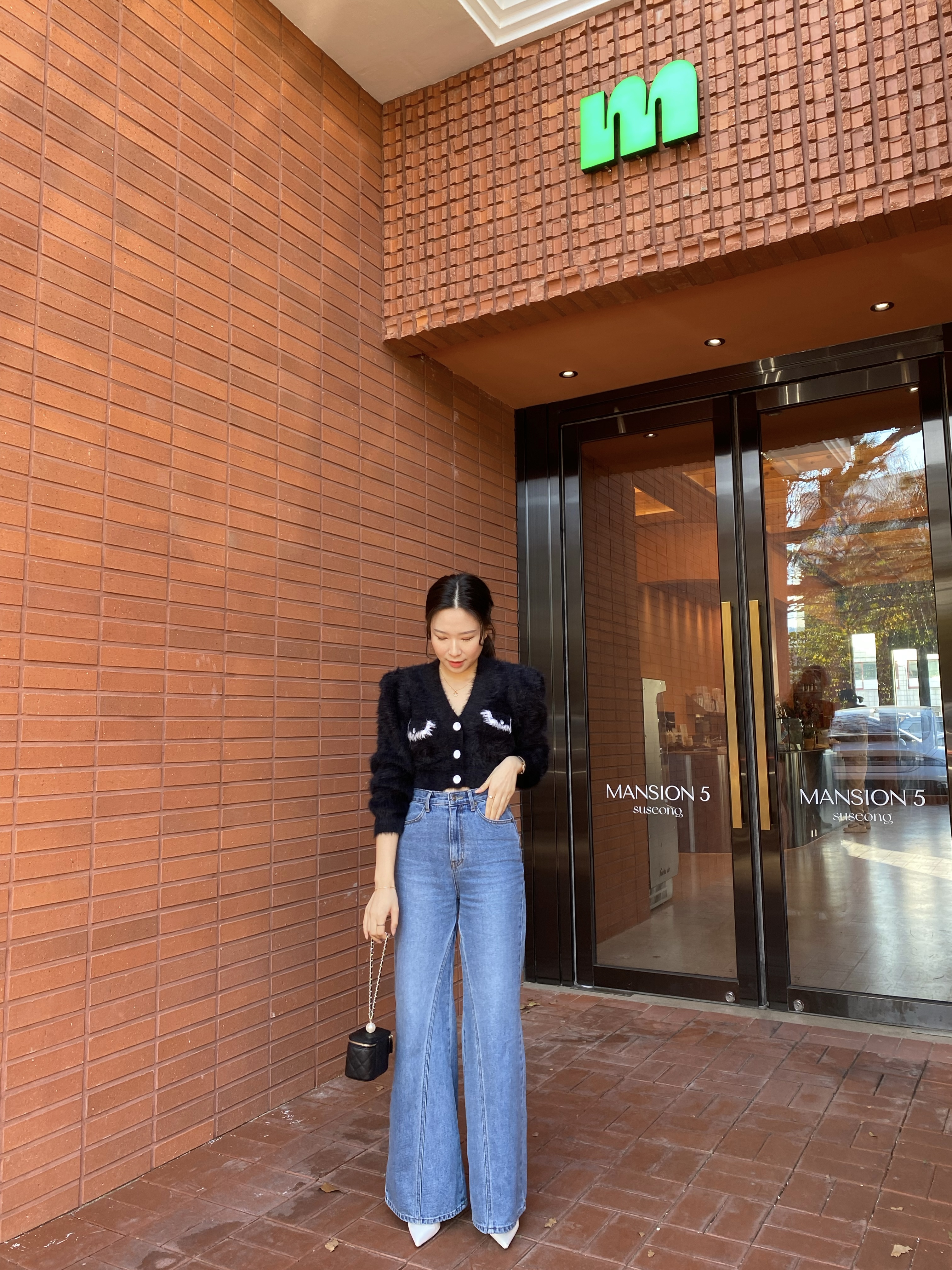 SALE 블랙 브이넥 포켓 배색 어깨패드 크롭 밍크가디건 5color 블랙 아이보리 핑크 민트 그레이 : 제이로그.