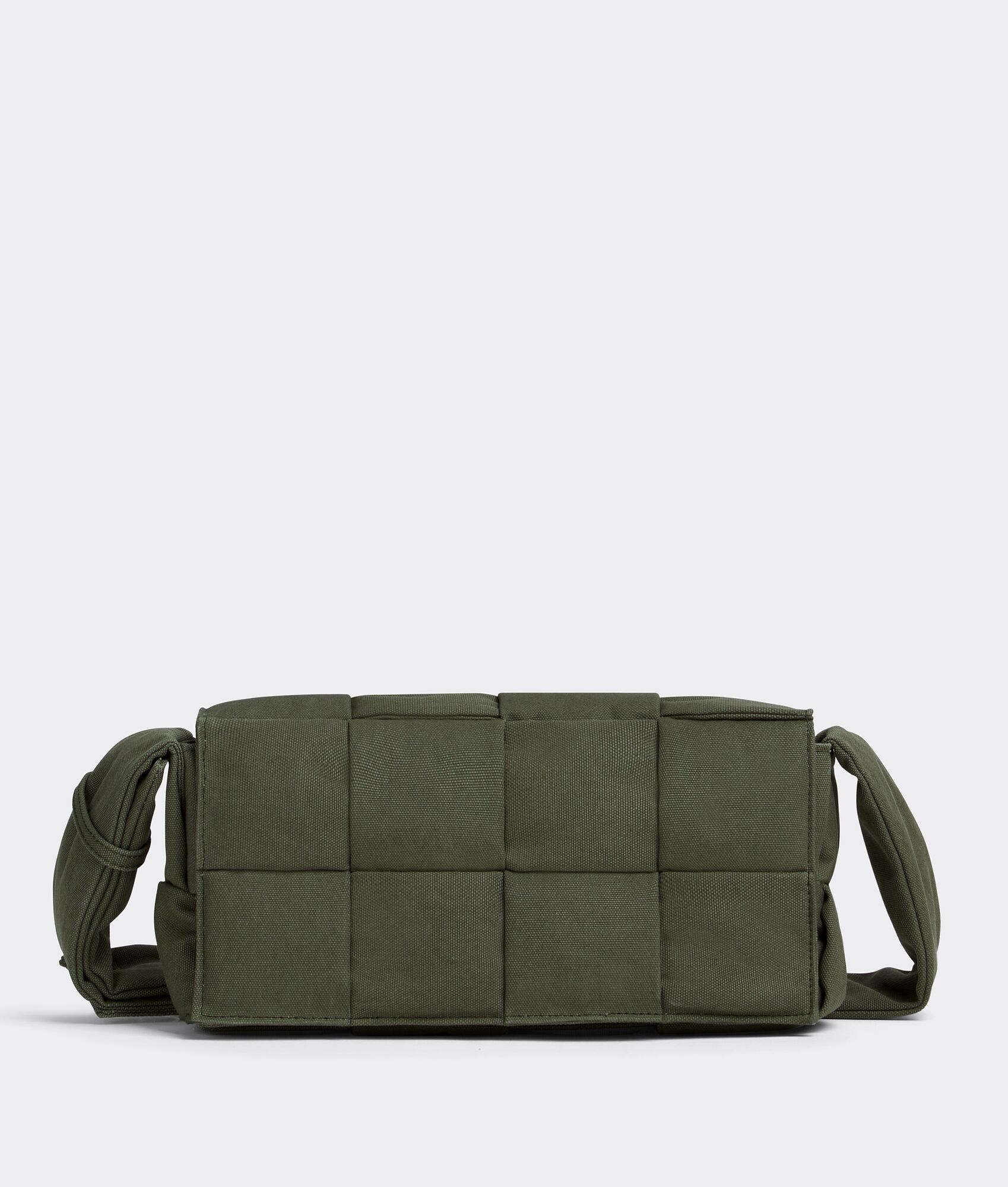 [국내,당일발송] 보테가 베네타 패딩 테크 카세트 백 BOTTEGA VENETA CASSETTE BAG 718398VMBN43248 : ofad