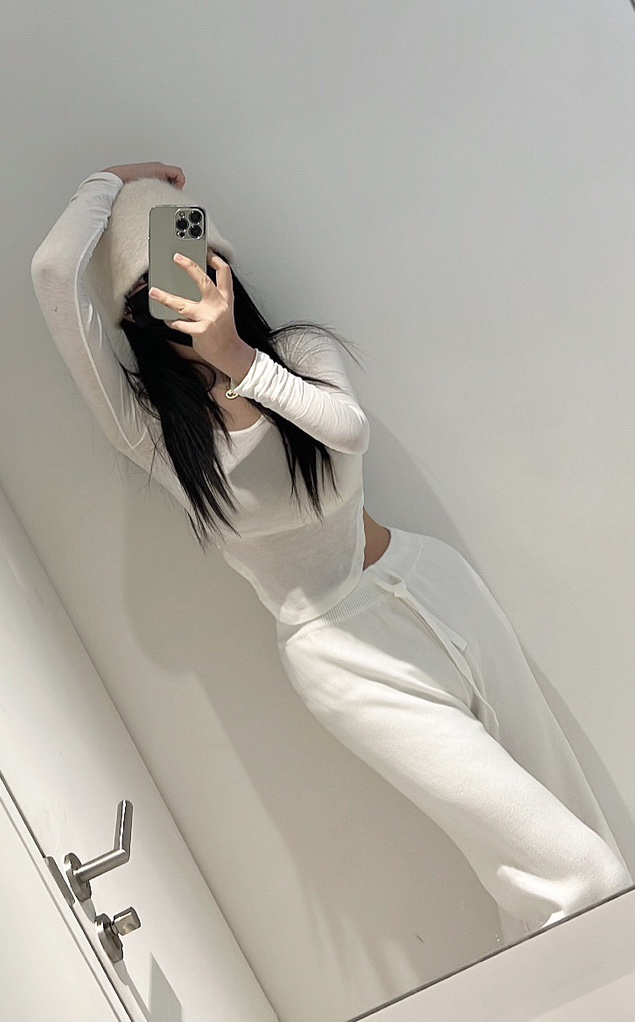 인생핏 핏보장 여리 라운드 티 (4 color) : Je.Doa