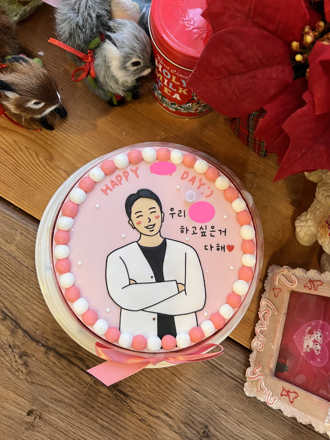 핑크배경 인물화 케이크 : 더달다 과자점