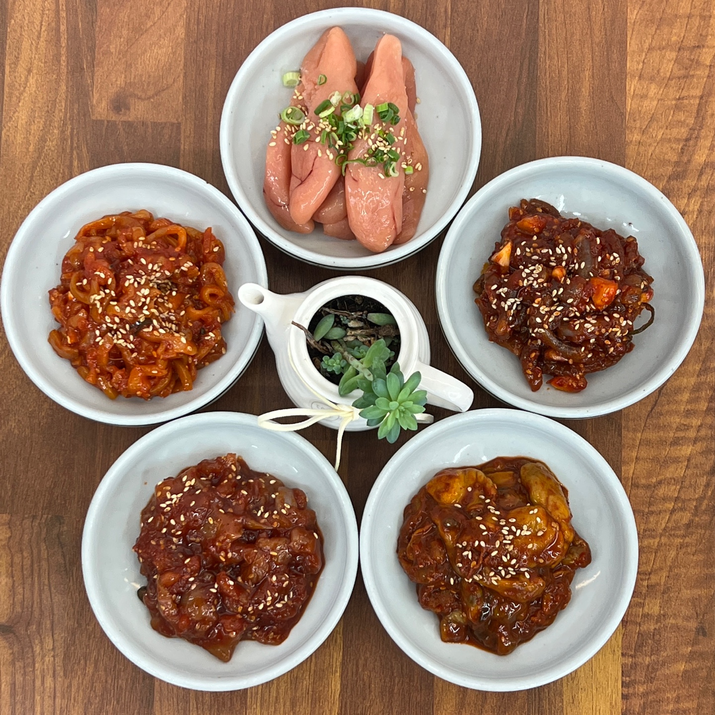 오징어젓 낙지젓 창난젓 백명란젓 집반찬 밑반찬 제주 금자매식당 : 금자매