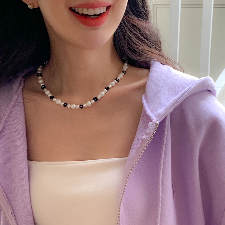 블랙플라워 진주목걸이 : 아더먼데이