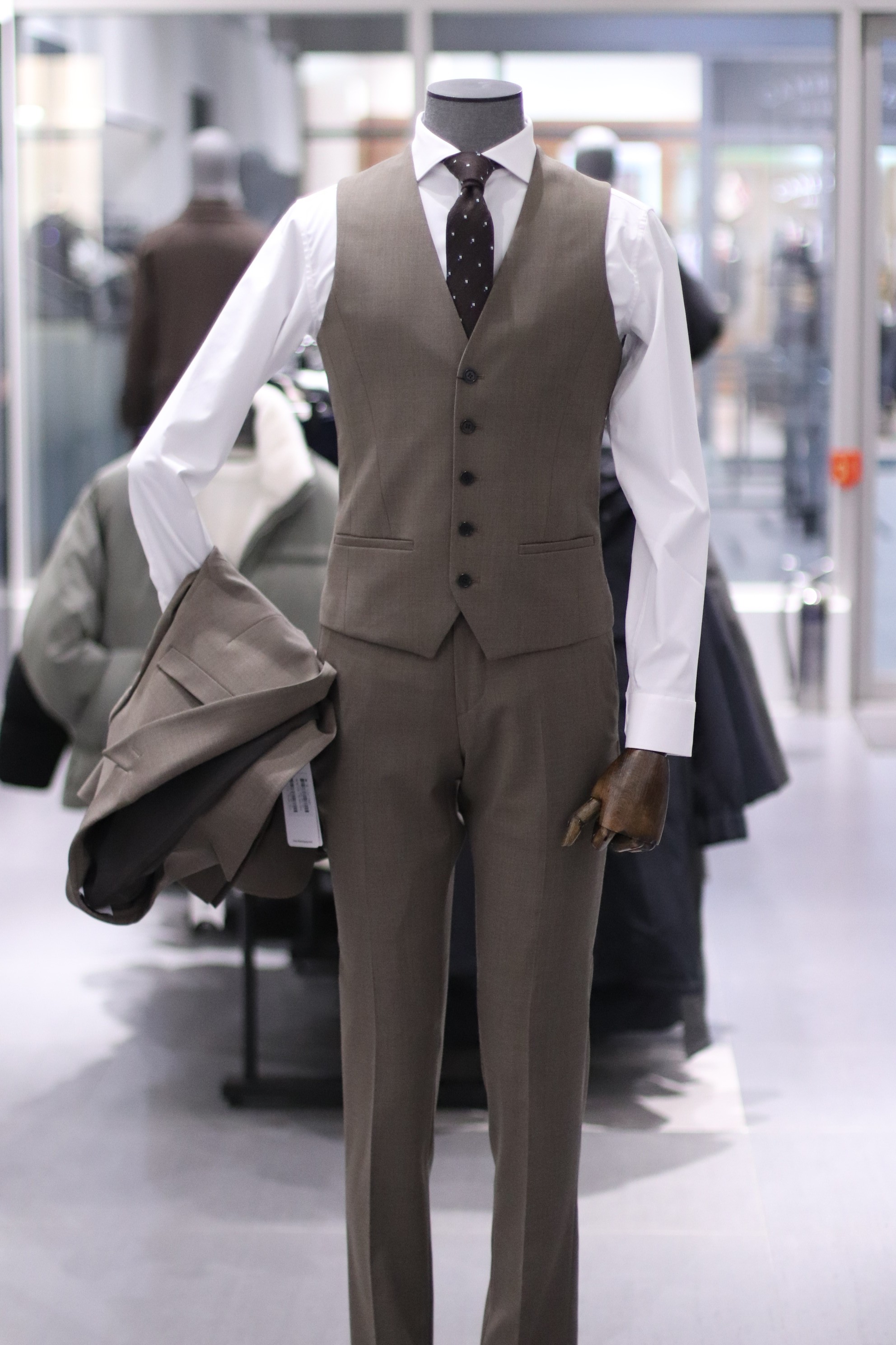 리버클래시 F/W 브라운 솔리드 피크트 라펠 len 스탠다드핏 스트래치 3ps 슈트 LIW11960 : 리버클래시 이시아폴리스점
