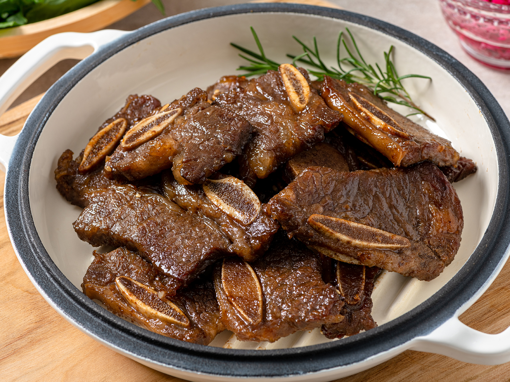로움 초이스등급 소 LA양념갈비 1팩 2kg  3인분 냉면 엘에이 캠핑 집들이 생일상 손님상 : SB미트마켓