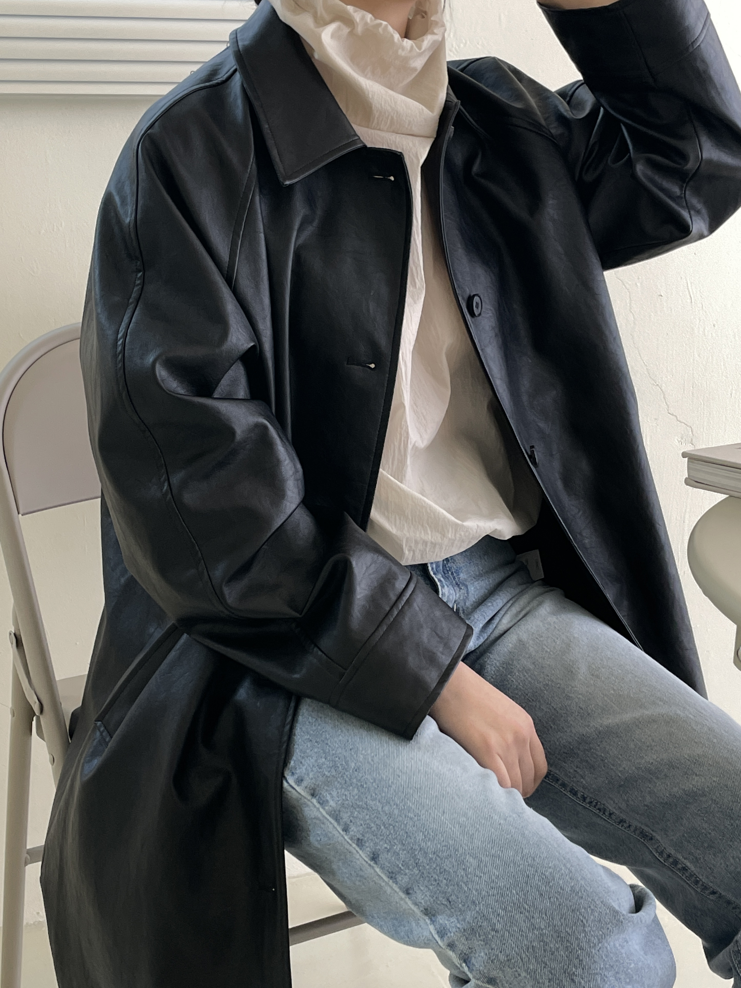 래글런 레더 하프 코트 (black) : 살롱드무무