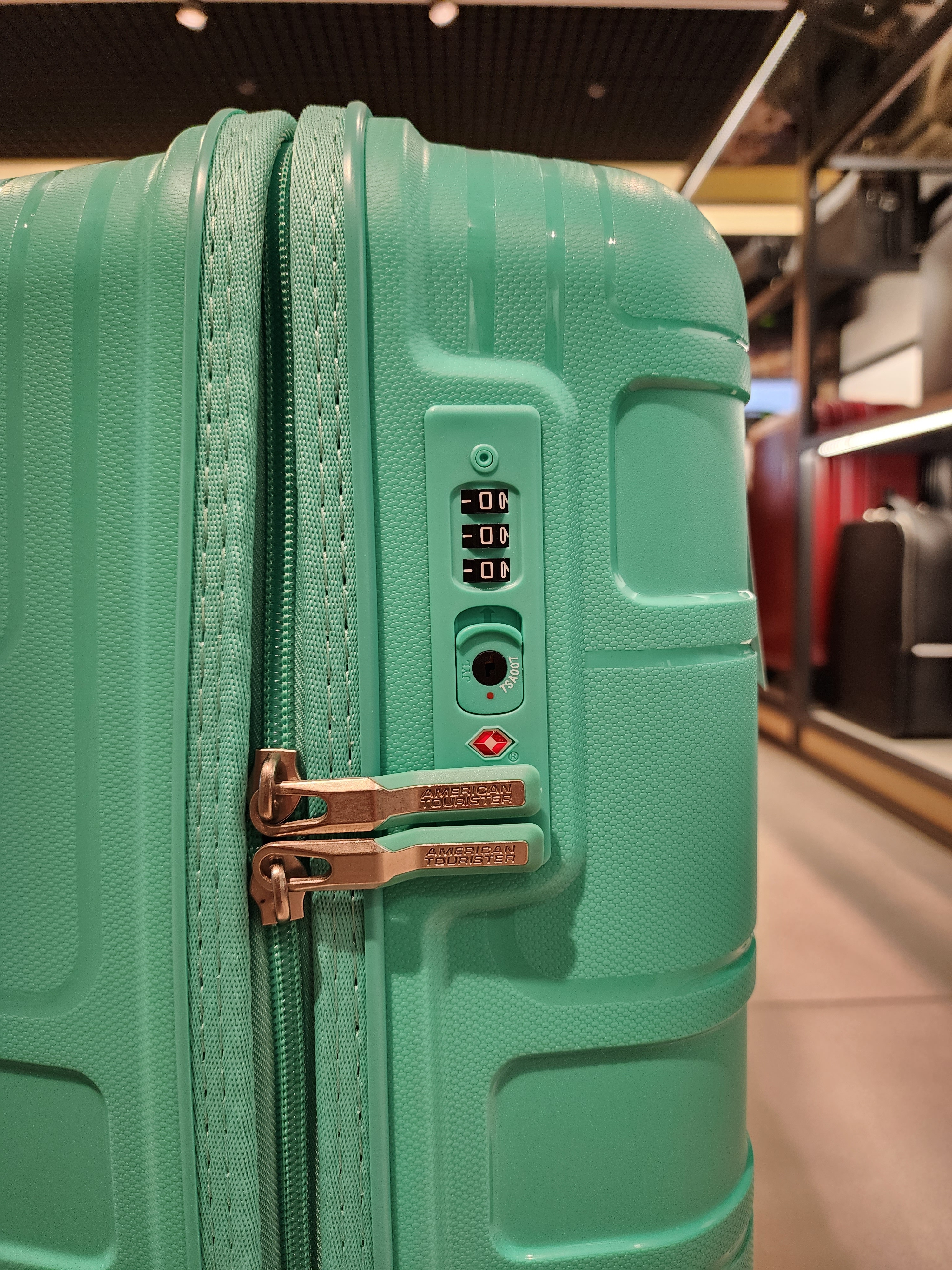 (아메리칸투어리스터) LITEVLO SPINNER 55/20 TSA MINT GREEN 캐리어 GZ474004 : 현대동대문아메리칸투어리스트