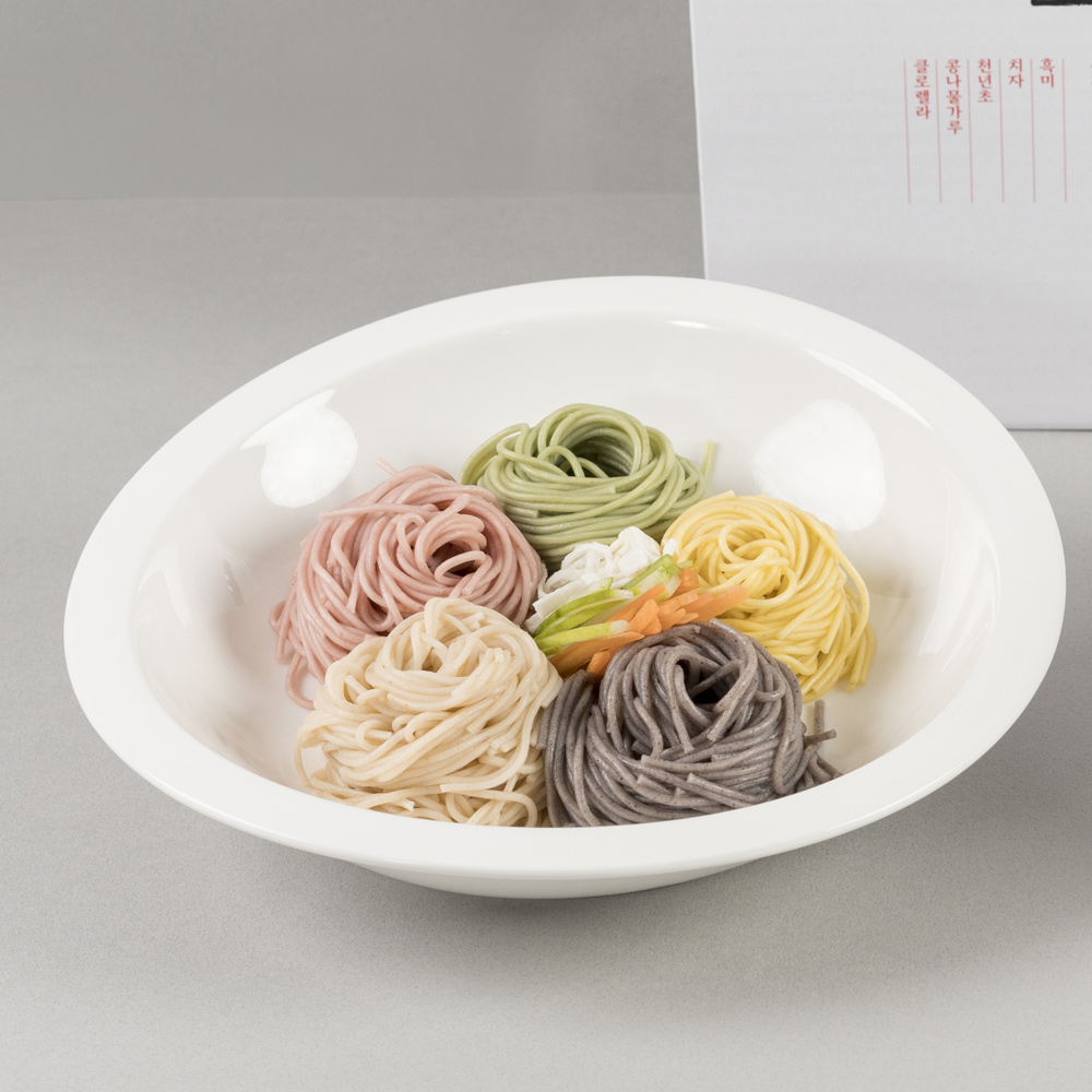 오방국수 건면 300g 5종 천년초 치자 콩나물가루 클로렐라 흑미 국내산 앉은뱅이 밀 오색국수 : 홍성한우지애