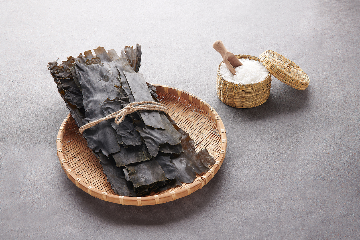 해미담 맥반석 완도 다시마 300g 2봉입 진한육수 자연산 상처없는 최상급 건다시마 : 맑은 먹거리 금복식품