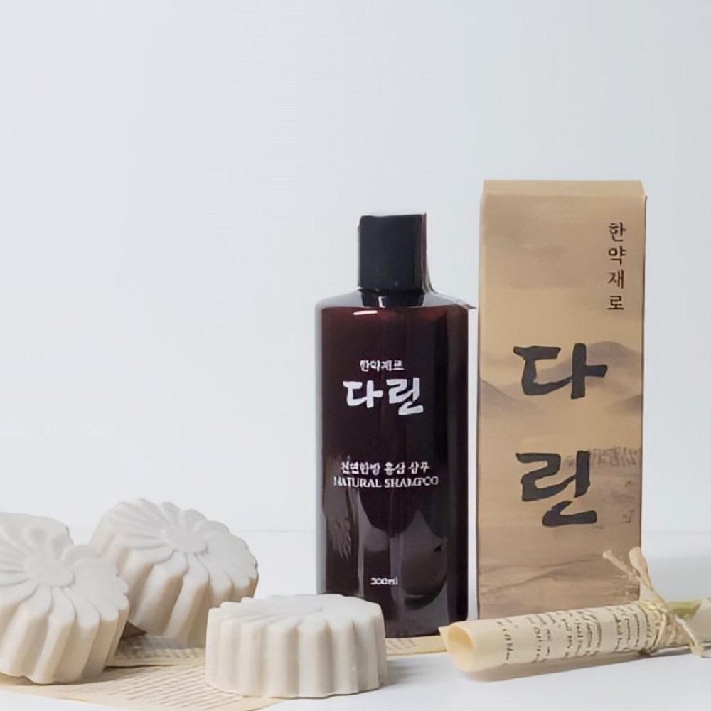한약재로다린 두피뾰루지 다시마 검은콩 하수오 흑곡 샴푸 300ml : 나린 스토어