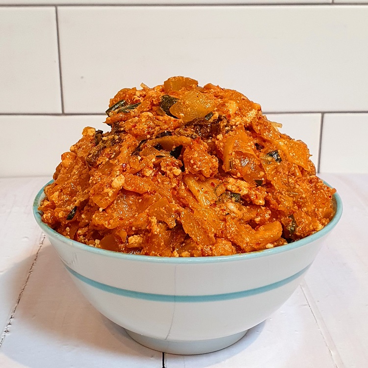 [홍가네집만두] 명절전 만두빚기 매콤한 수제 김치만두소 1kg : 홍가네집만두