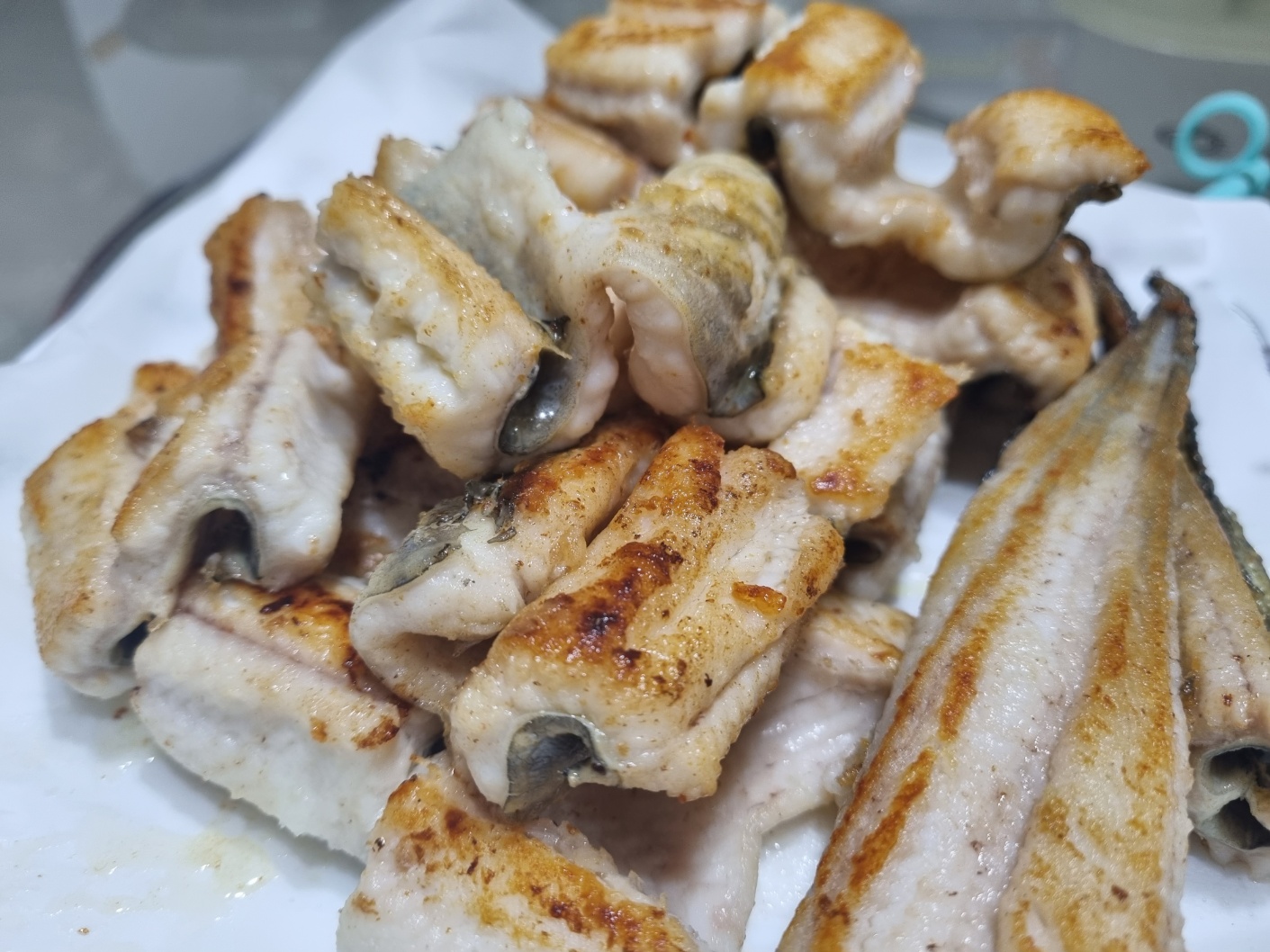 산지직송 통영 당일 손질 바다장어 대 1kg(실중량 650g 내외) 2-3미 (소스포함) : 천광수산