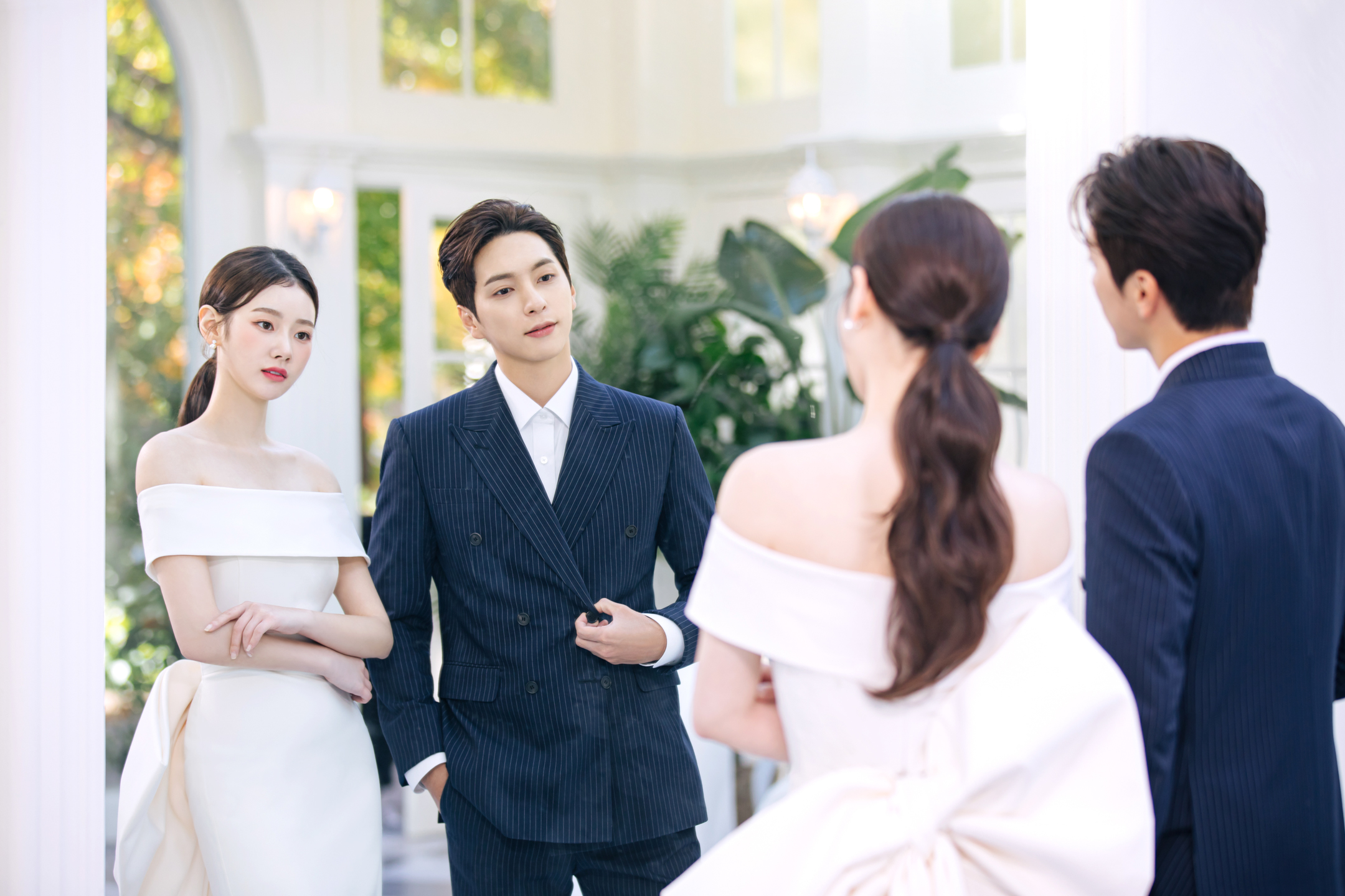 실버문스튜디오 리허설토탈웨딩촬영 본식 드레스 메이크업 스드메견적 결혼준비 자연광 웨딩명소 : 웨딩라운지
