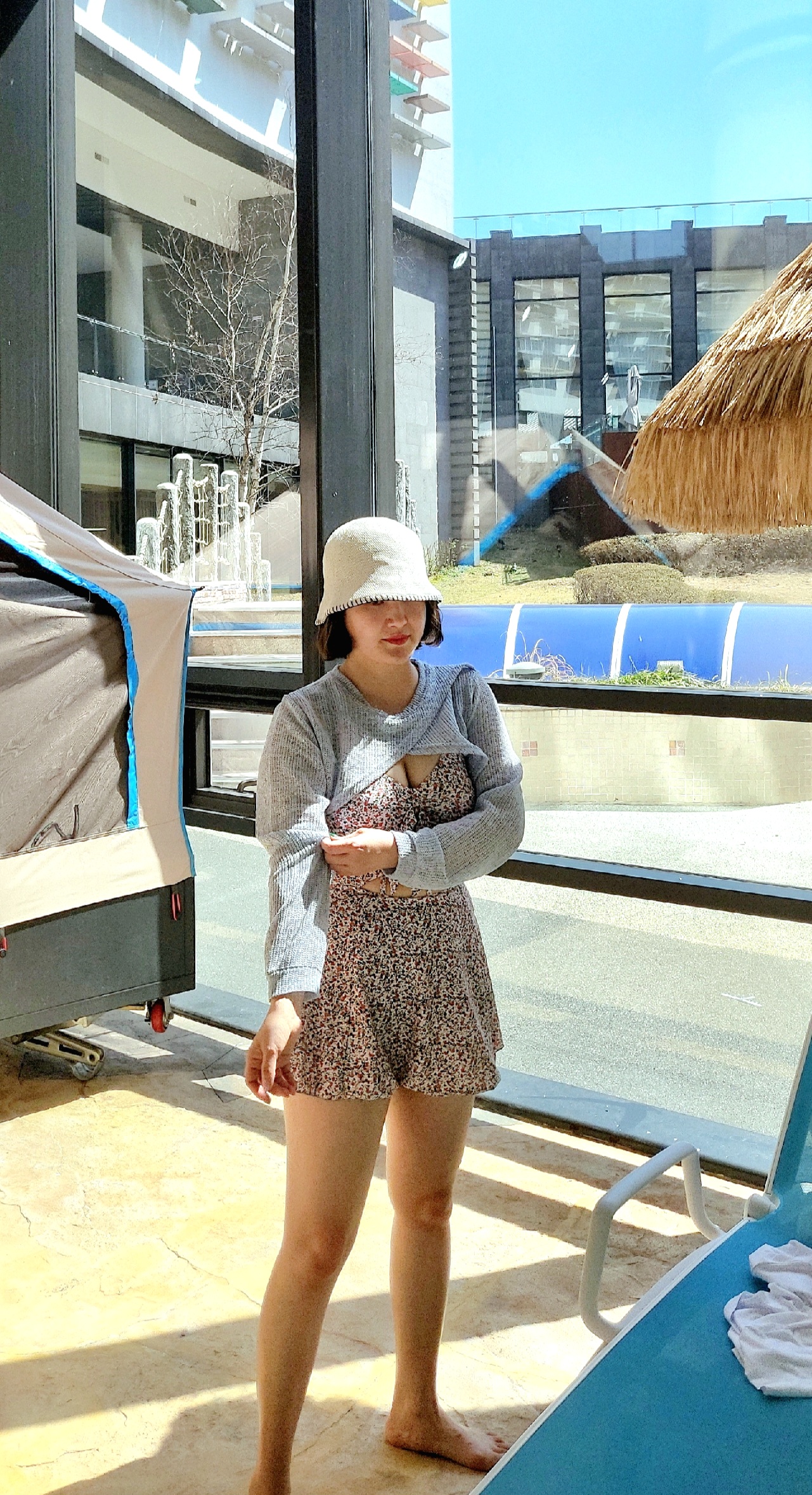 꽃무늬 수영복 : 카멜어패럴