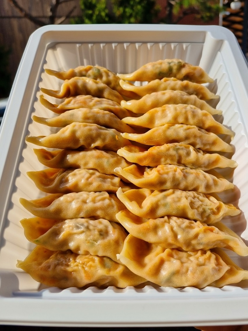 [홍가네집만두] 매콤 아삭한 김치군만두 (약 500g/20개입) : 홍가네집만두