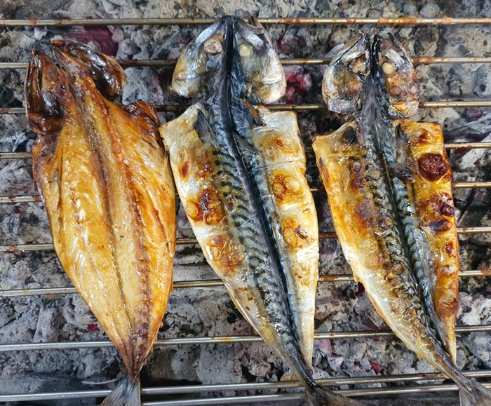[섬마을어부] 참숯에 구운 노르웨이고등어 250g 숯불생선구이 간편한 밥반찬 : 고흥숯불생선구이섬마을어부