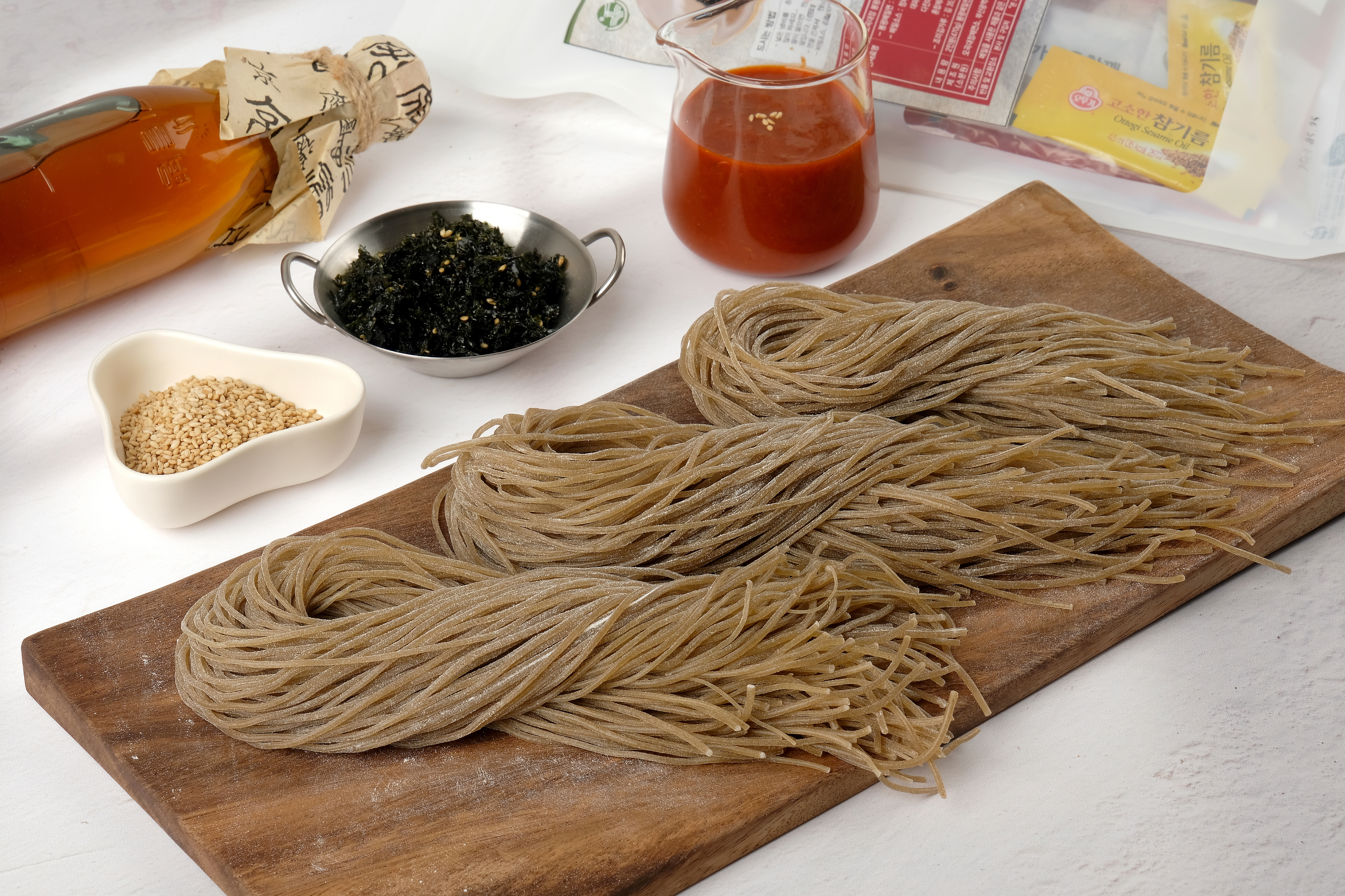 오곡대장 메밀비빔막국수 2인분 밀키트 국산메밀100% 과일소스 비빔국수 소바 : 오곡대장