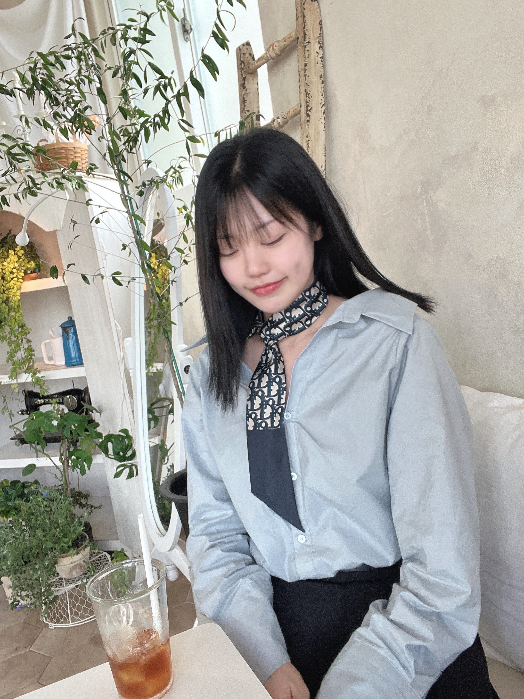 로제 오프숄더 셔츠 : 라나온