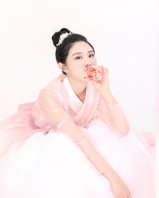 한복남 [졸업사진 한복대여 ]그라데이션 말린장미 갈래치마 화보한복 퓨전한복 졸업사진 한복 한복대여 : HANBOKNAM