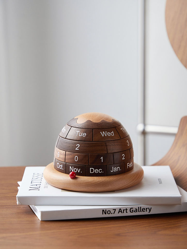 Walnut Spinning Calendar 호두나무 스피닝 만년 달력 : 오휘 카운셀러 상점