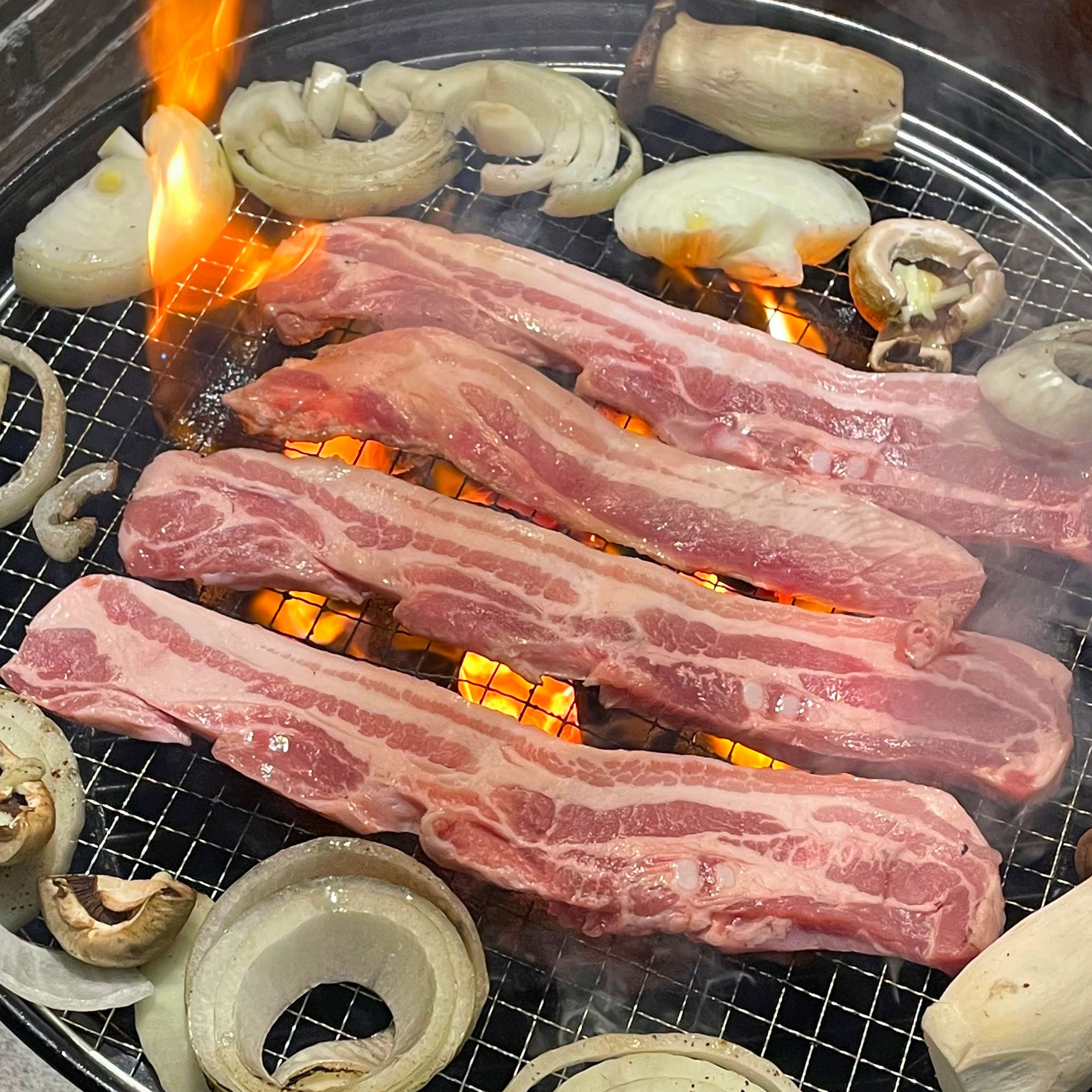 [캠핑고기] 돼지고기 돈마호크 한돈삼겹살 한돈목살 (바베큐용/캠핑용/홈파티) : 수로한우