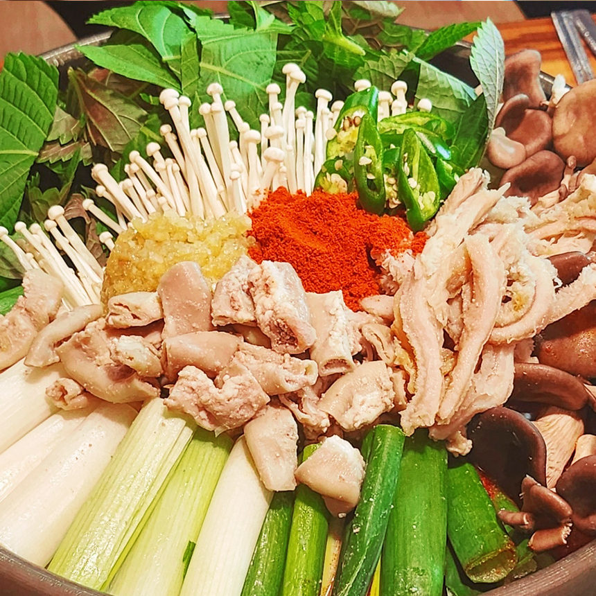 수제 소곱창 전골 밀키트 1025g 2인분 내장탕 술안주 캠핑요리 : 황금곱창