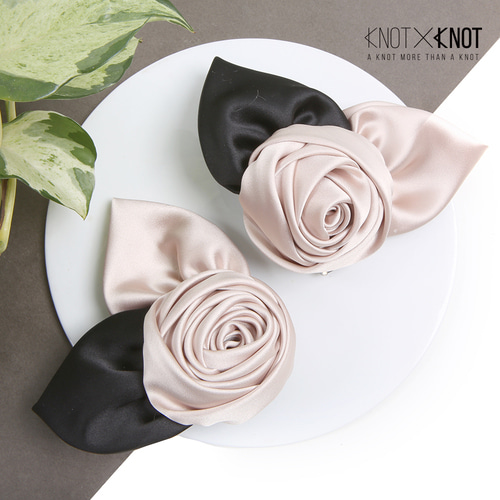 [KNOTXKNOT] 우아한 새틴 로즈 배색 헤어핀 : 모바일서울