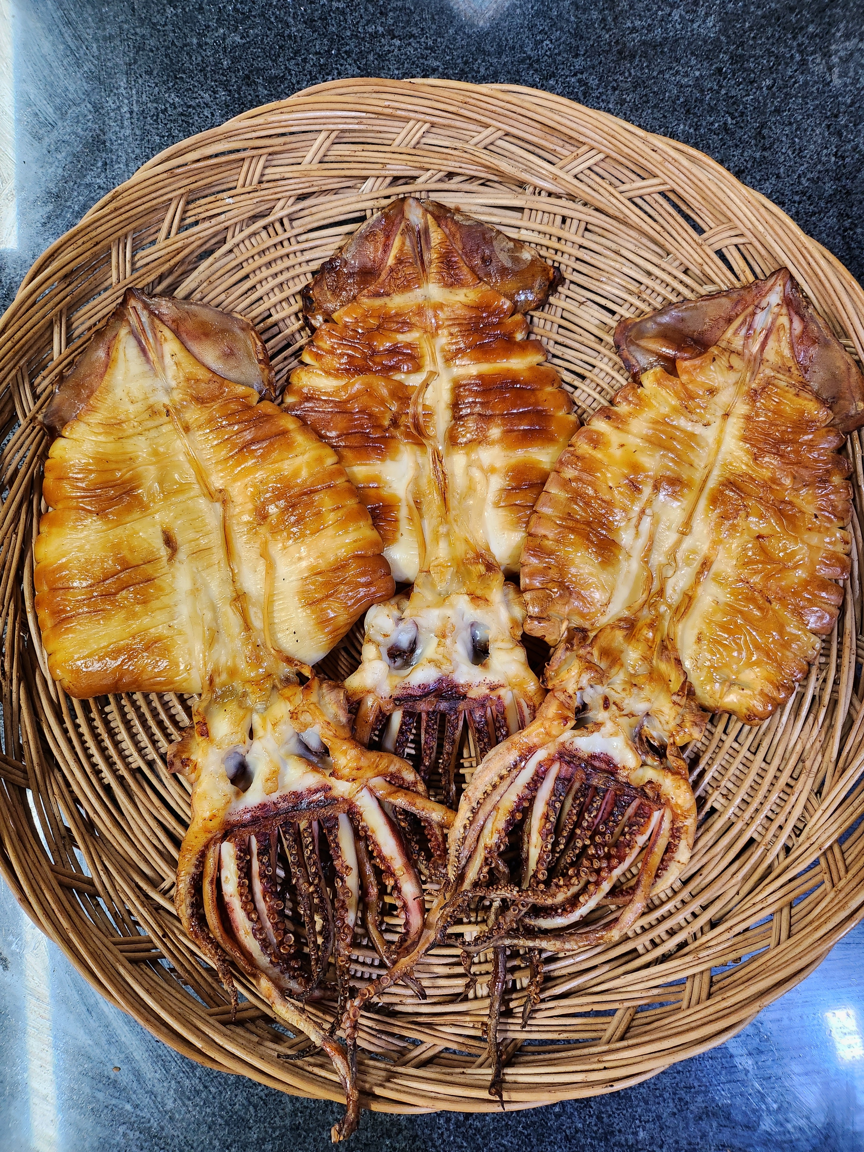 고흥 전통시장 봉계상회 반건조촉촉 오징어1마리당 : 고흥 봉계상회 숯불생선구이