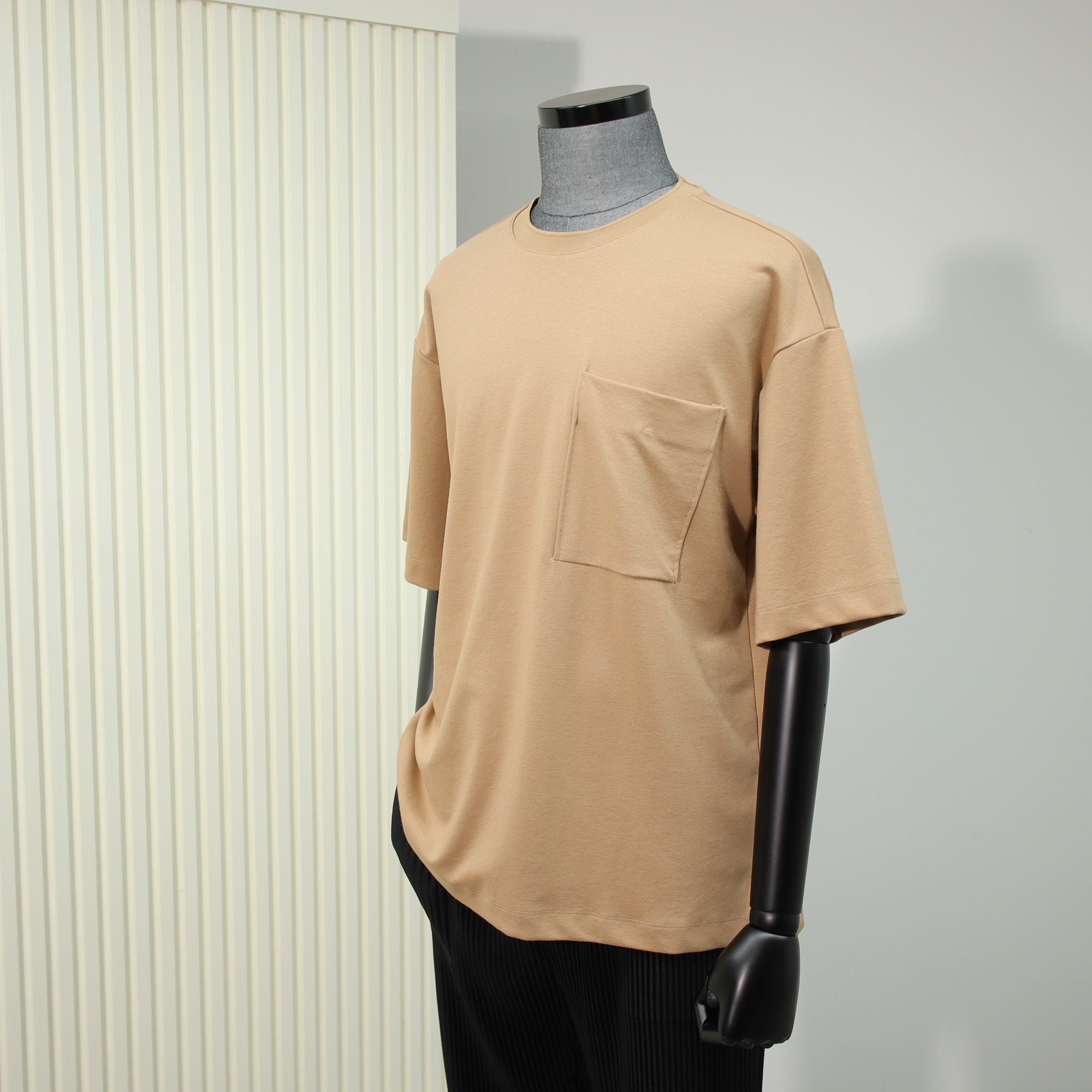 [GARNET HOMME] GBS34242 오버핏 GREED 자수 티셔츠 다크베이지 : 리버클래시 앤 가넷옴므