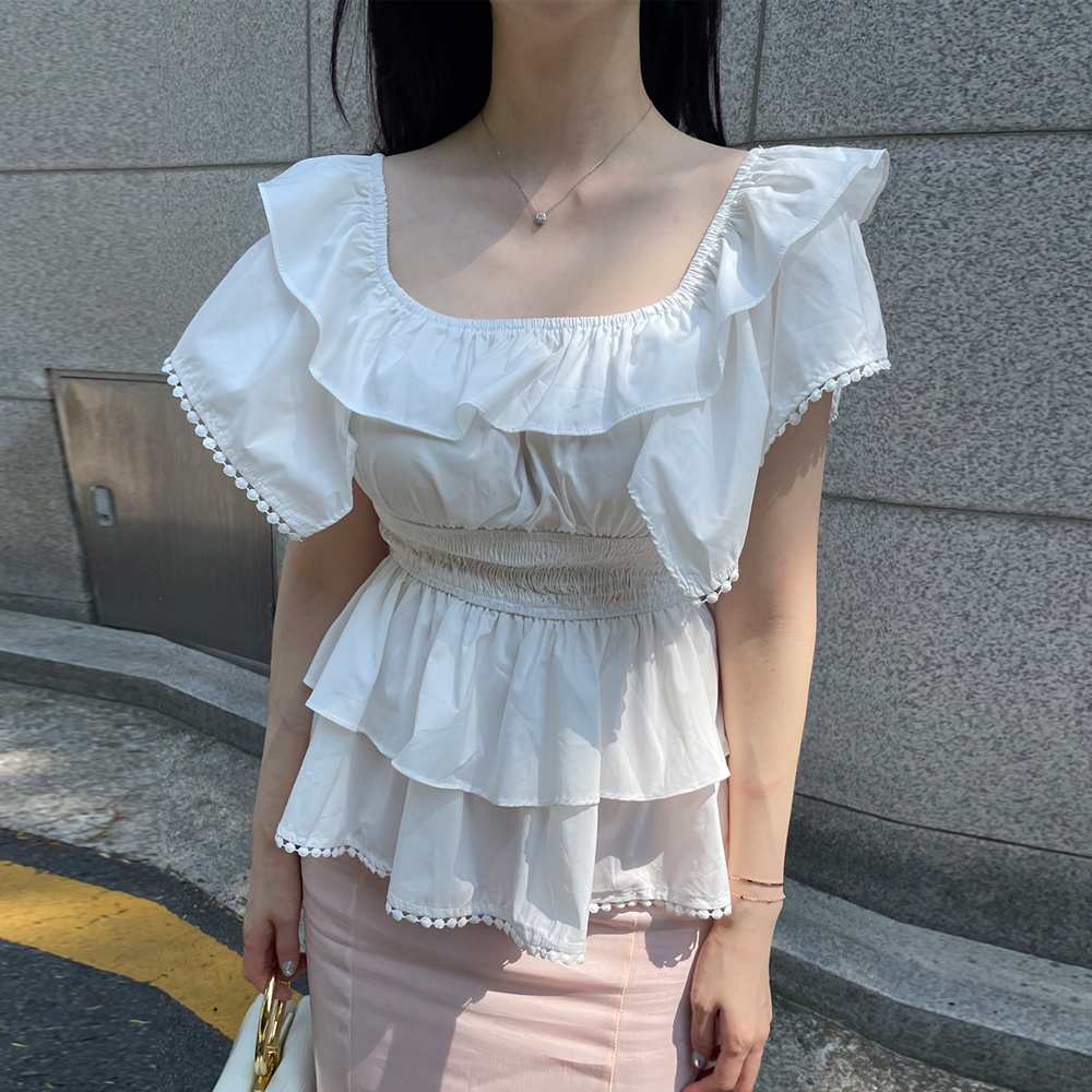 로맨틱 자수 프릴 밴딩 오프숄더 블라우스 : Adonai
