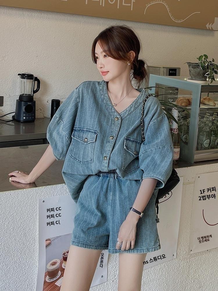 청투피스 크롭 청청패션 데님 청청셋업 레트로 홍콩 스타일 데님 정장 여성 여름  새로운 작은 디자인 감각 틈새 탑과 반바지 투피스 세트... 