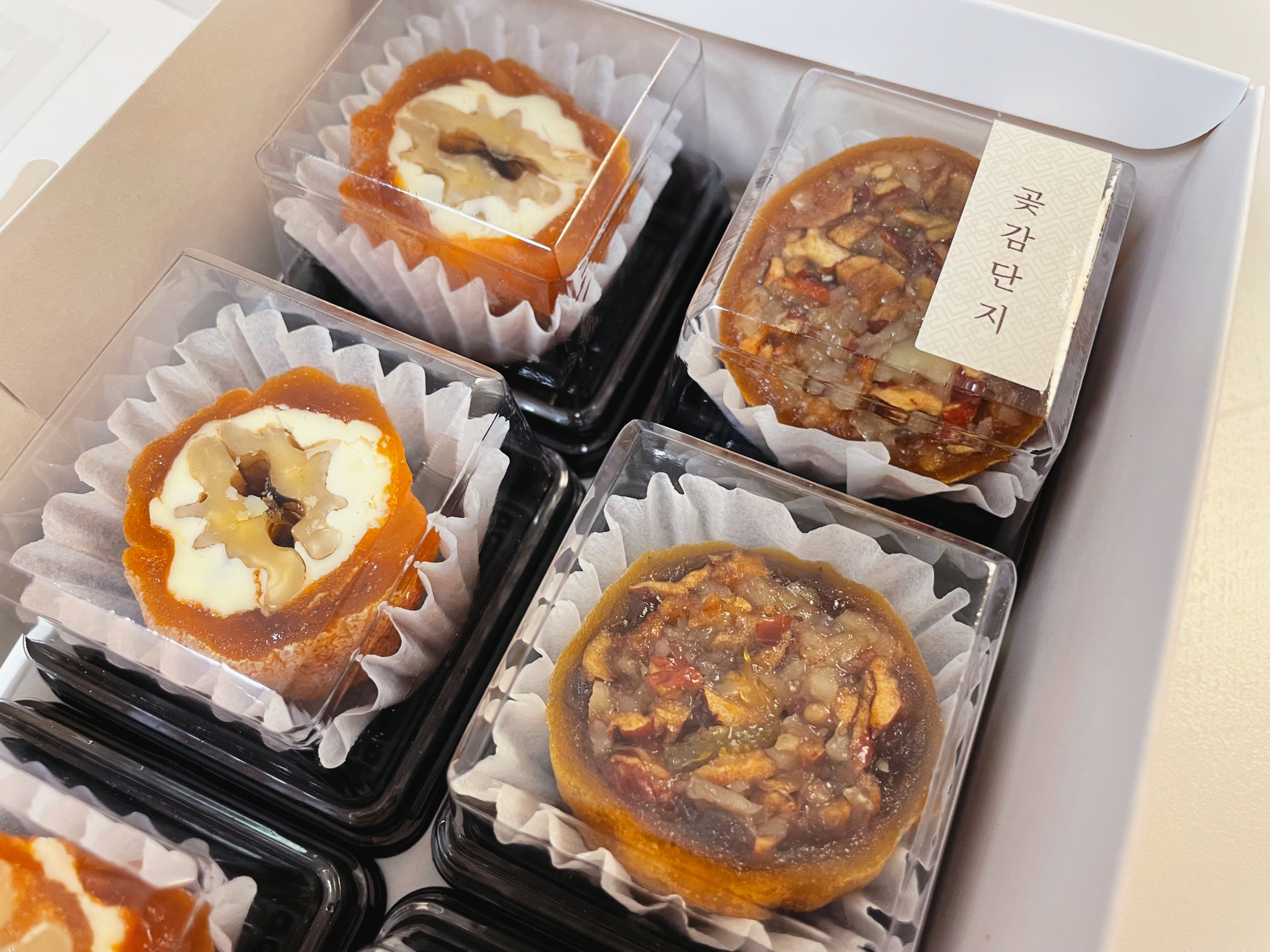 이화수본 곶감단지 3구+곶감크림치즈 호두말이 3구 혼합구성 : 이화수본
