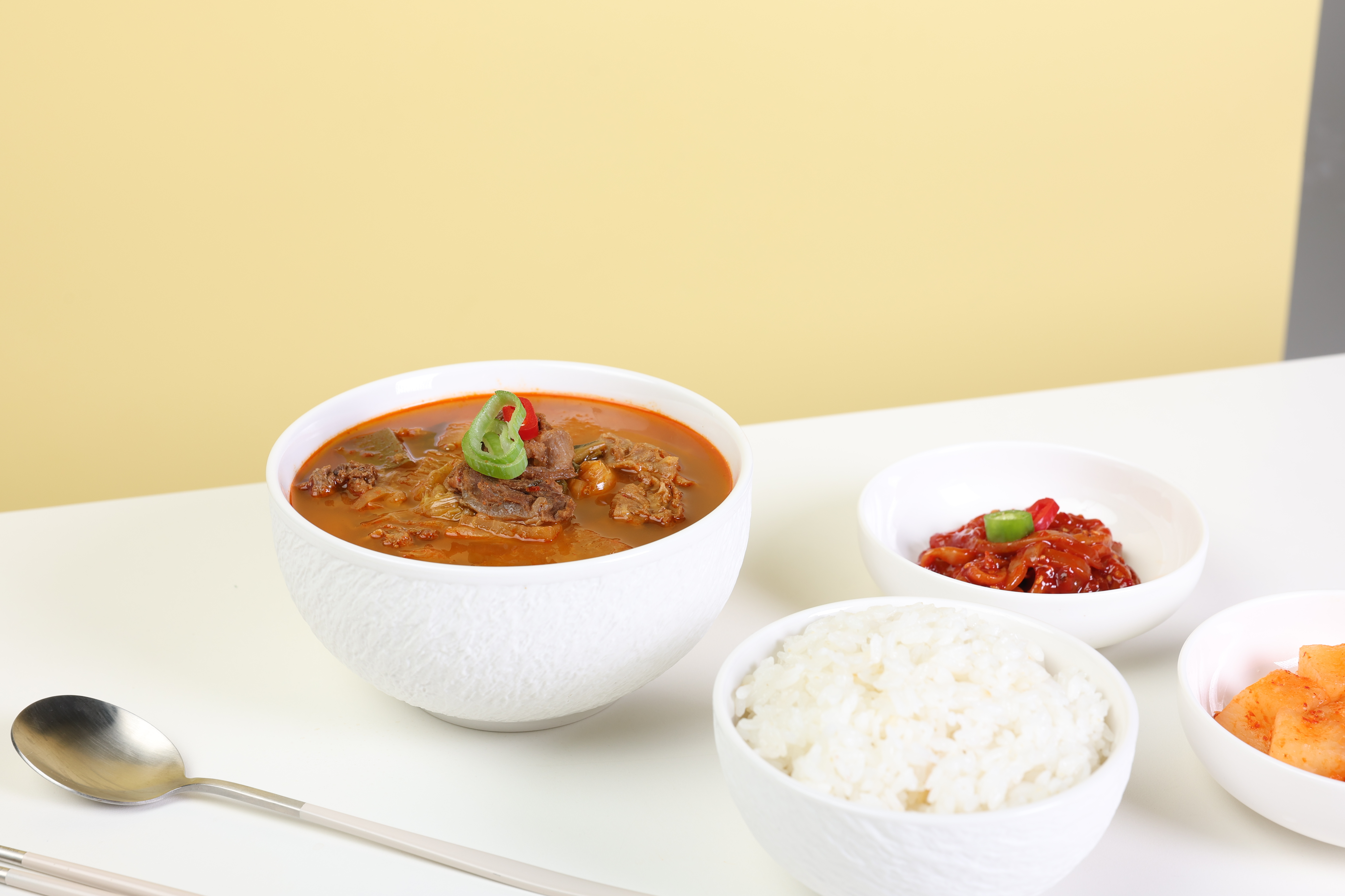 [국내산 소고기] 얼큰 장터국밥 700g(2인분) : 대관령곱창본가