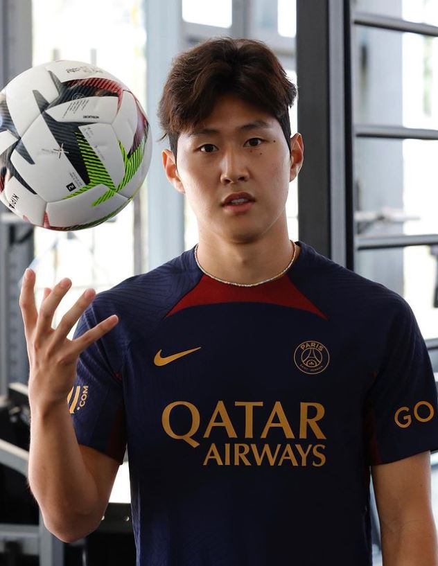 정품] 나이키 PSG 써드 스타디움 반팔 저지 유니폼 미드필더 이강인 19번 / Paris PSG x Jordan Third Stadium Shirt 2023-24 : 지니상회7