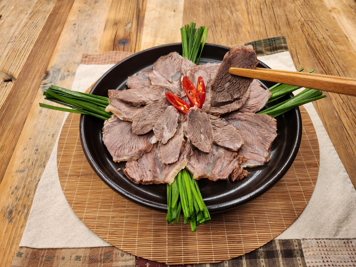 한우 삶은 소머리 삶은머리고기 수육 국밥용 소곱창 국내산 가공 500g 사골육수증정 : 들림푸드